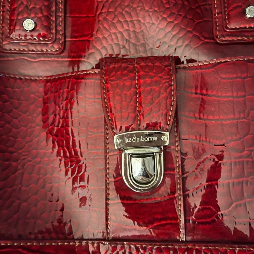 Beautiful Red Liz Claiborne Purse for the Holidays!